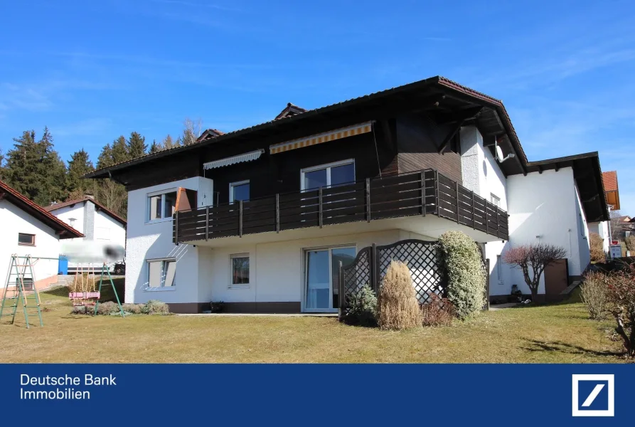 Hausansicht - Haus kaufen in Ruhmannsfelden - Großzügiges, gepflegtes Zweifamilienhaus in Ruhmannsfelden