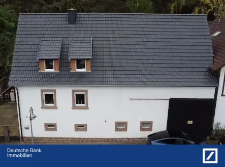 Titelbild - Haus kaufen in Bundenthal - Gepflegtes Einfamilienhaus mit viel Potenzial, neue Pellet Heizung 2024 und Dach.