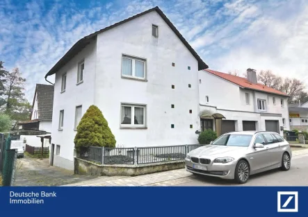 Straßenseite - Haus kaufen in Billigheim-Ingenheim - Zeit für frischen Wind: EFH mit 4 Zimmern, Garten und D-Garage, zur individuellen Gestaltung! 