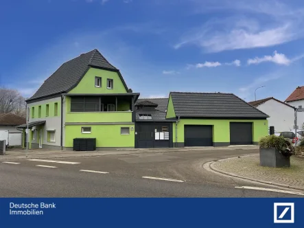 Straßenseite - Haus kaufen in Billigheim-Ingenheim - Attraktive Kapitalanlage mit vier Wohneinheiten!