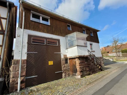  - Haus kaufen in Niedenstein - Gemütliches Haus, viel Platz, wenig Arbeit mit Garten