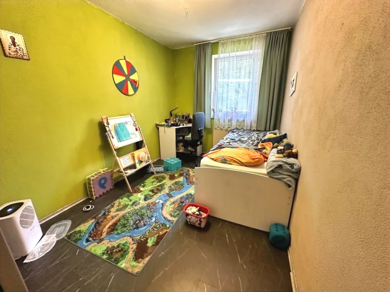 Kinderzimmer/Arbeitszimmer