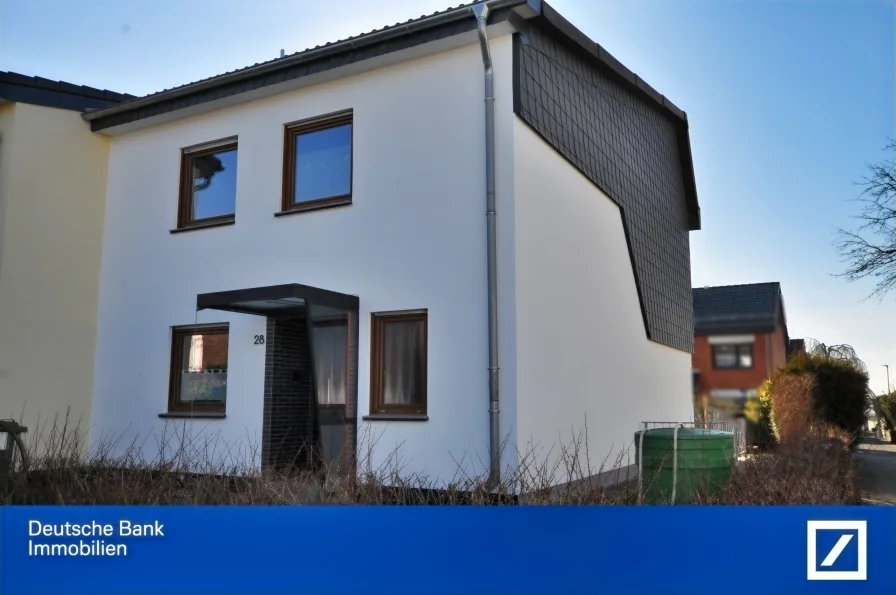 Vorderansicht - Haus kaufen in Vellmar - Haus mit Charme, Garten, Garage u. Stellplatz