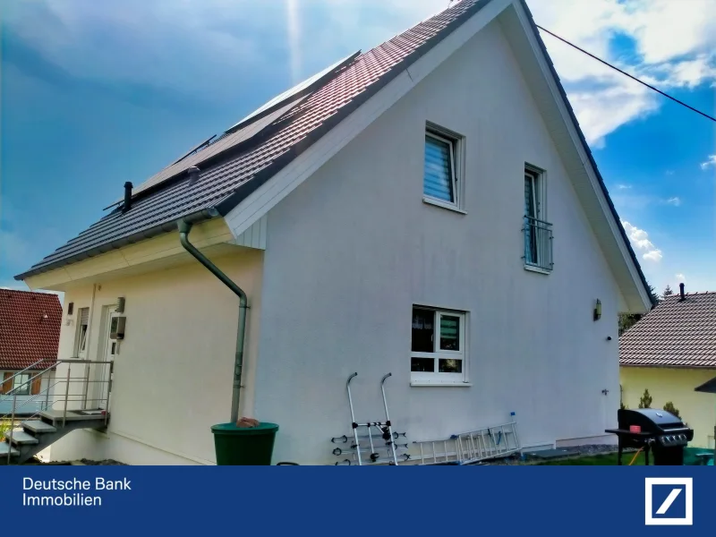 Außenansicht - Haus kaufen in Dunningen - Neuwertiges Energiesparhaus 