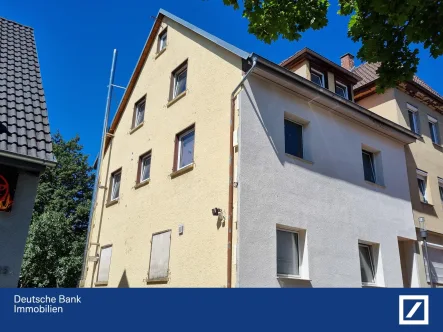 Außenansicht - Haus kaufen in Villingen-Schwenningen - DHH- 3 Parteien neu saniert zum sofortigen Einzug!