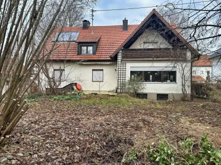 Hausansicht - Haus kaufen in Augsburg - Ideal für die große Familie - ruhig und stadtnah