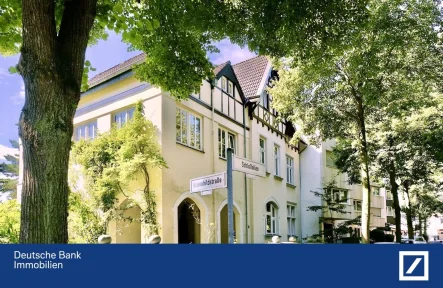 Die Gründerzeitvilla - Wohnung kaufen in Bonn - Gemütliche Dachgeschosswohnung in Gründerzeitvilla mit zus. Nutzfläche von ca. 12qm für Büro & Hobby