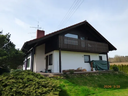 Seitenansicht - Haus kaufen in Bibertal - ** TOP Gepflegtes Wohnhaus in Bibertal  ** Ein Zuhause zum Träumen **