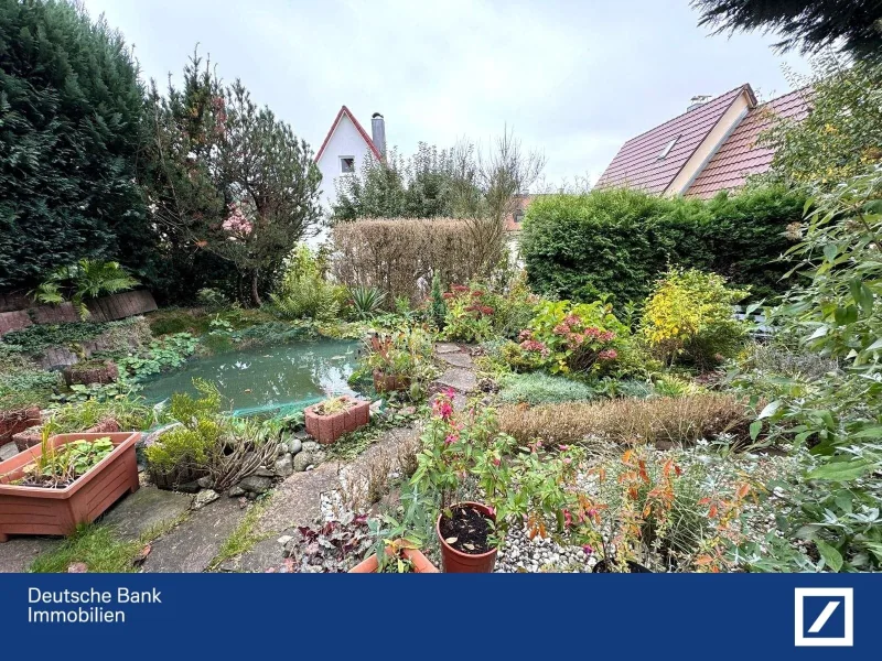 Garten mit Teich - Haus kaufen in Aalen - Familientraum -  Gemütliches Haus mit Garten und Garage