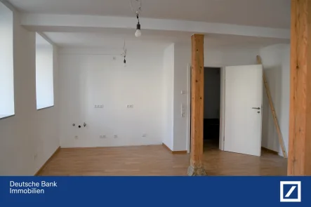 Wohnzimmer/ Küche - Wohnung kaufen in Schwäbisch Gmünd - City Wohnung - 4 Zimmer ideal zur Kapitalanlage aufgrund der Lage !!