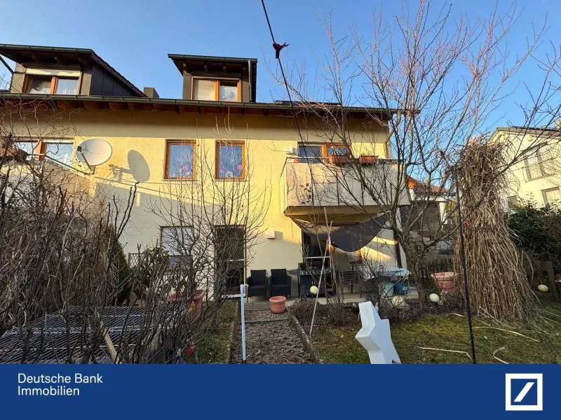 Blick vom Garten - Haus kaufen in Gschwend - Große Doppelhaushälfte mit Garage und einem Carport