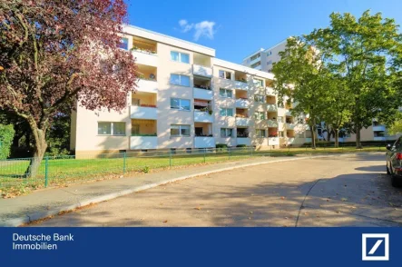 Gebäudeansicht - Wohnung kaufen in Berlin - Erstklassige Wohnung inkl. Pkw-Stellplatz nahe Spektesee!