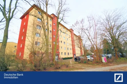 Hausansicht - Wohnung kaufen in Berlin - Vermietete Etw im modernisierten-Zustand!