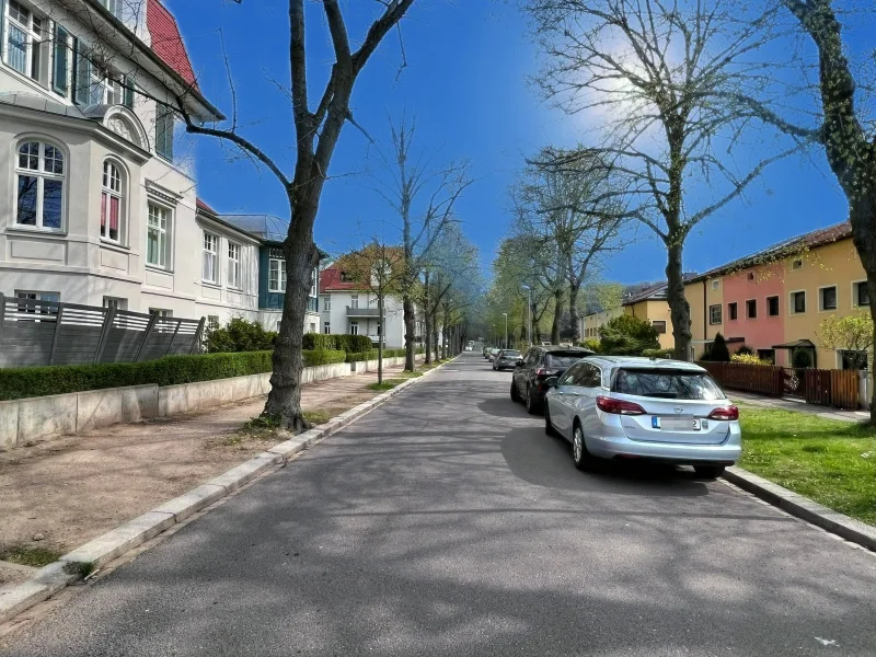 Straße vor dem Objekt