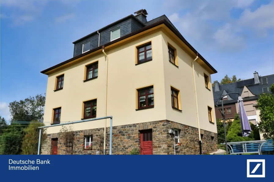 Hofseite - Haus kaufen in Schwarzenberg - Solides 2-Familienhaus mit historischem Flair und großem Potenzial