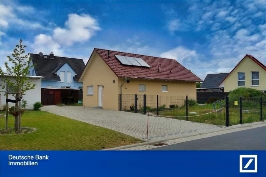 Straßenansicht - Haus kaufen in Niederau - Neues fertiggestelltes Einfamilienhaus für 2 Personen mit moderner Haustechnik 