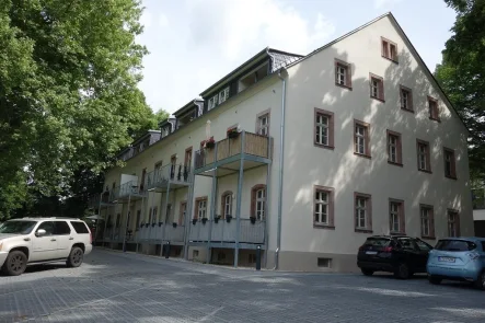 Pkw-Stellplätz - Wohnung kaufen in Chemnitz - Top sanierte Eigentumswohnung mit Balkon und Pkw-Stellplatz