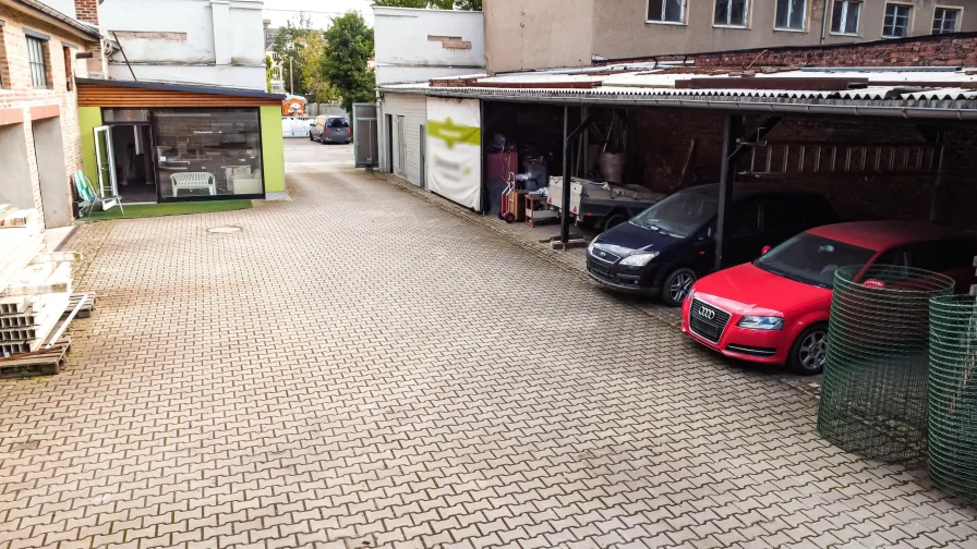 Hof_Carport_Büro