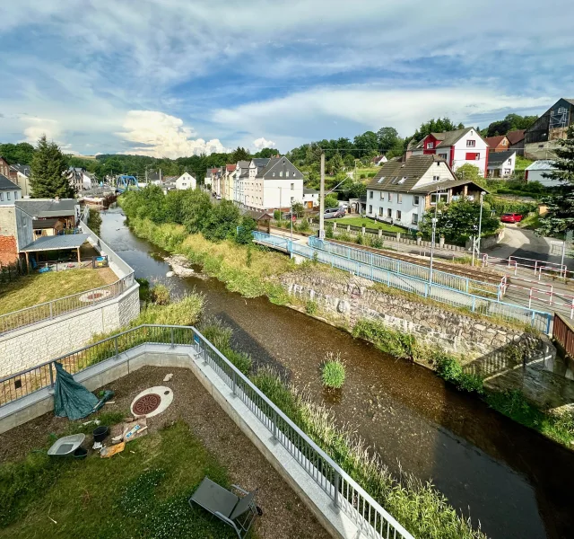 Blick aus dem Fenster im OG