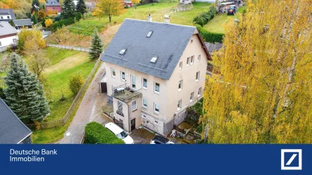 Haus_Grundstück rechts - Haus kaufen in Drebach -  Charmantes Mehrfamilienhaus mit historischem Flair