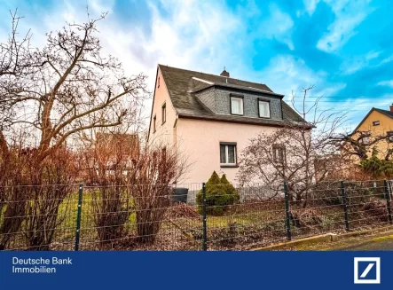 Außenansicht - Haus kaufen in Oberlungwitz - "Der Grundstein für Ihr neues Kapitel"Einfamilienhaus in Oberlungwitz