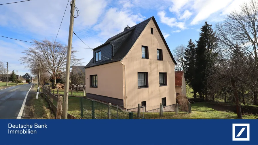 Außenansicht Straßenblick - Haus kaufen in Stollberg - Gemütliches Einfamilienhaus , ideal für eine Familie