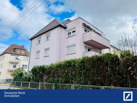  - Wohnung kaufen in Stuttgart - Sanierte 2-Zimmerwohnung mit toller Dachterrasse in verkehrsgünstiger Lage