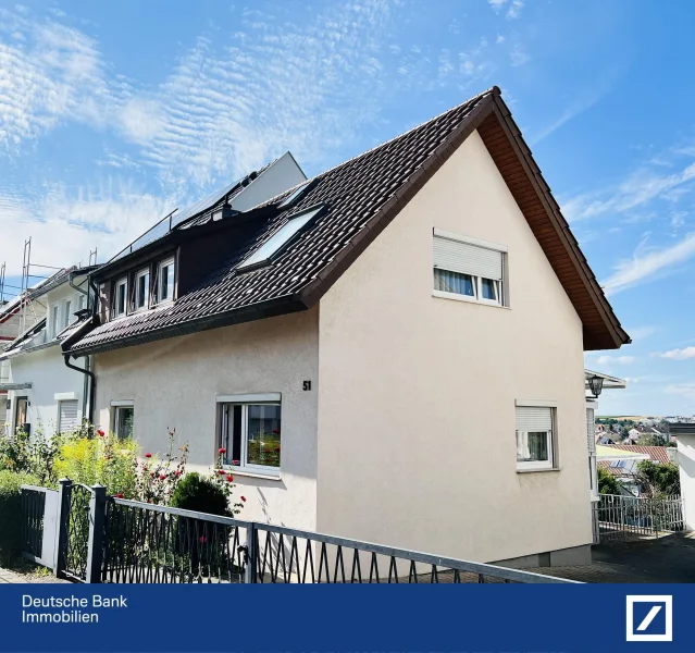 Außenansicht - Haus kaufen in Stuttgart - Traumhaus mit großem Garten/Wintergarten/Terrasse und Garage in ruhiger Lage