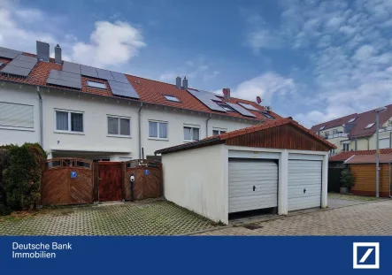 Außenansicht - Haus kaufen in Schwieberdingen - Reihenmittelhaus mit guter Energieeffizienz in ruhiger Lage in Schwieberdingen