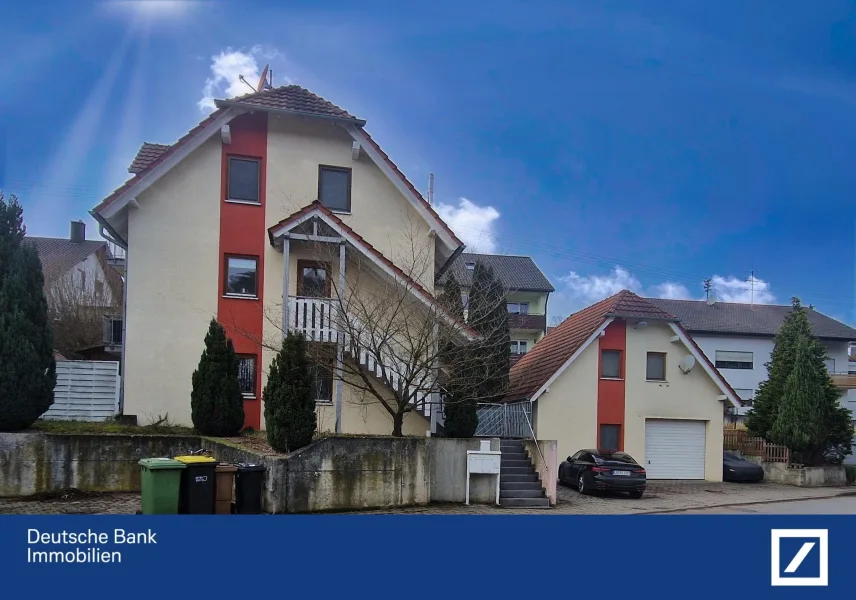 Außenansicht - Haus kaufen in Eberdingen - Teilvermietetes Zweifamilienhaus mit guter Energieeffizienz in Eberdingen