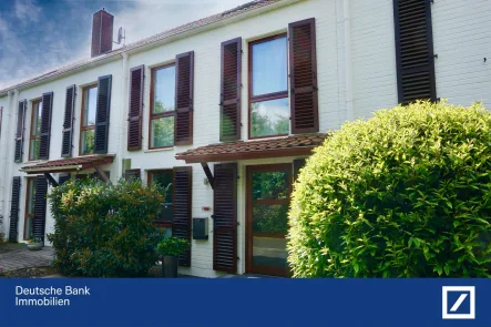 Titel - Haus kaufen in Meerbusch - Modernes Wohnen im Grünen: Reihenhaus mit Traumküche und Garage Nähe Latumer See.