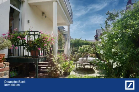 Garten und Terrasse - Haus kaufen in Willich - Elegante Stadtvilla mit kunstvollen Details in begehrter Lage in Schiefbahn 