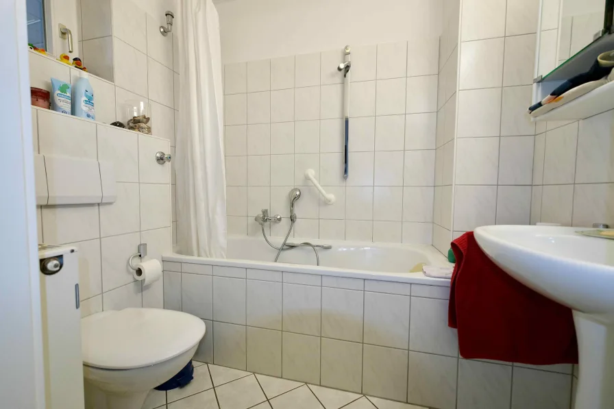 Badezimmer im OG mit Wanne