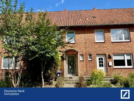 Ansicht - Haus kaufen in Lüneburg - Reihenmittelhaus mit kleinem Stadtgarten - Heimvorteil in Lüneburg