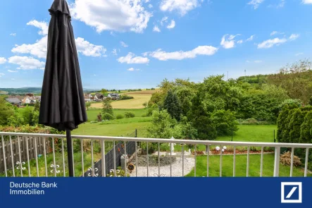 Ausblick - Haus kaufen in Extertal - Idyllisches Reihenendhaus - Naturnahes Wohnen direkt am Wald