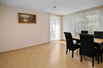 Wohn- und Esszimmer Wohnung 2