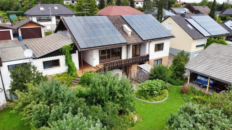 Außenansicht  - Haus kaufen in Bitz - Einfamilienhaus/Wohnhaus mit großem Garten und Wohnmobilgarage