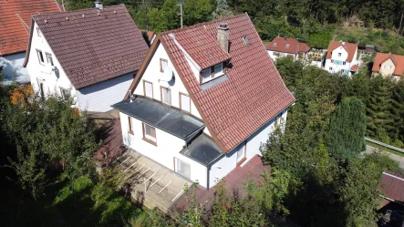 Außenansicht - Haus kaufen in Albstadt - Gemütliches Wohnen in Albstadt-Tailfingen, mit Garten und Freisitz