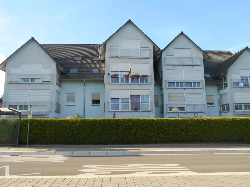 Außen Front - Wohnung kaufen in Sigmaringen - Großzügige Erdgeschosswohnung mit Terrasse und Tiefgaragenstellplatz!