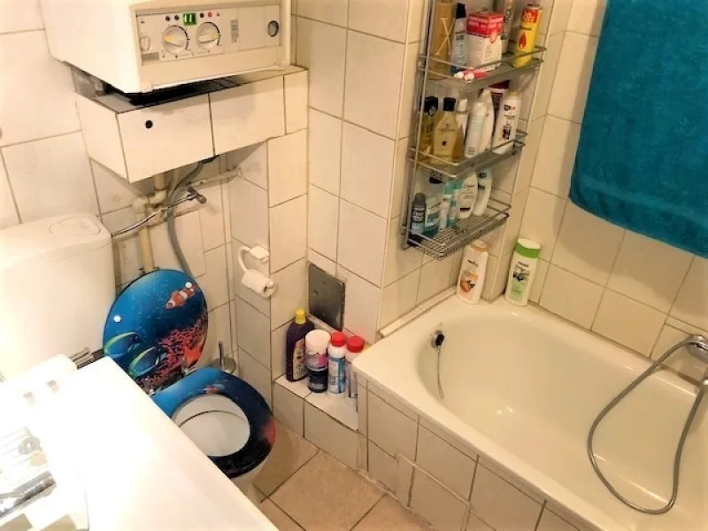 Badezimmer mit Waschmaschine