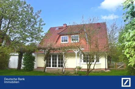 Hausansicht vom Garten - Haus kaufen in Lachendorf - BJ 1998 - Modernes Einfamilienhaus in gefragter Lage von Lachendorf !