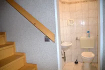 Gäste-WC + Treppe Obergeschoss