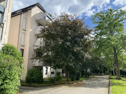 Gebäuderückseite - Wohnung kaufen in Trier - Eigentumswohnung mit Balkon und TG-Stellplatz in bevorzugter Wohnlage