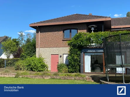 Terrassenseite - Haus kaufen in Konz - Doppelhaushälfte mit schönem Gartengrundstück in ruhiger Höhenlage