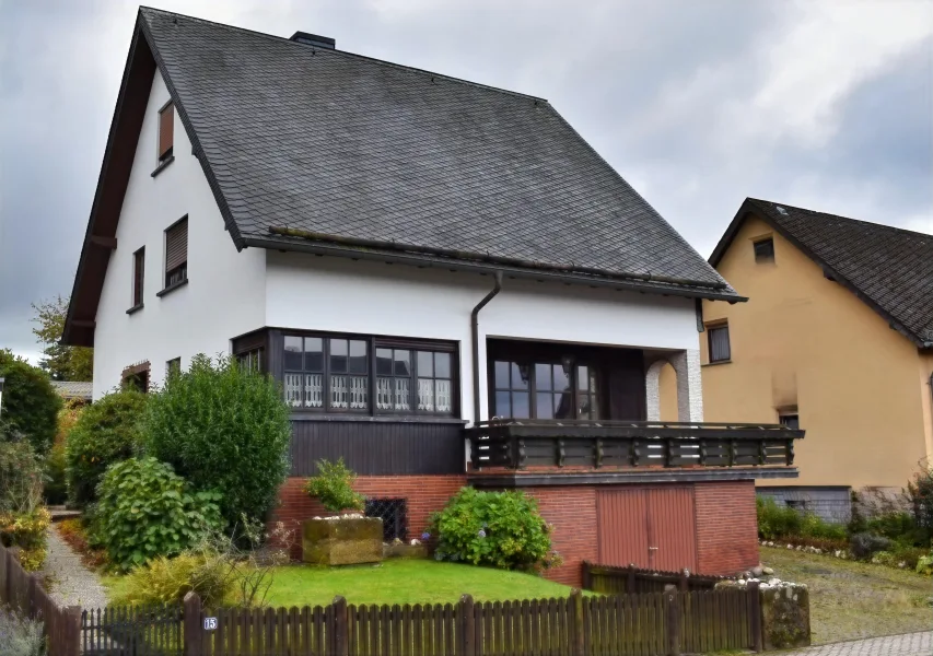 Zweifamilienhaus in Hermeskeil - Haus kaufen in Hermeskeil - Mehr Lebensqualität mit Wohneigentum und großem Grundstück