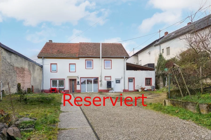 Reserviert - Haus kaufen in Röhl - Charmantes Einfamilienhaus mit modernem Komfort und vielseitigem Nebengebäude