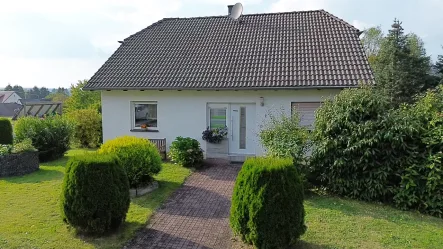 Hausfront - Haus kaufen in Neuhütten - Einfamilienhaus in idyllischer Lage – Wohnen im Nationalpark Hunsrück-Hochwald