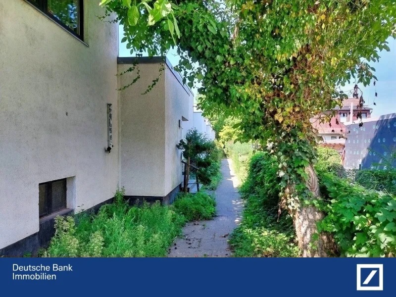 Außenansicht - Haus kaufen in Berlin - Handwerker "Atrium-Reihenbungalow in Buckow" zu verkaufen