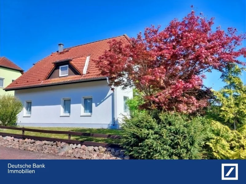 Blick von der Straße - Haus kaufen in Frankfurt - Traumhaftes Einfamilienhaus in ruhiger Seenähe bei Frankfurt (Oder)