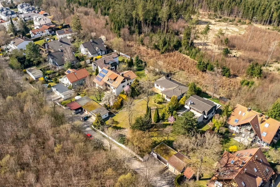 Luftaufnahme Grundstücke - Grundstück kaufen in München - 2830 m² großes Grundstück mit verwertbaren Altbeständen, in exklusiver Lage München-Waldperlach's!  
